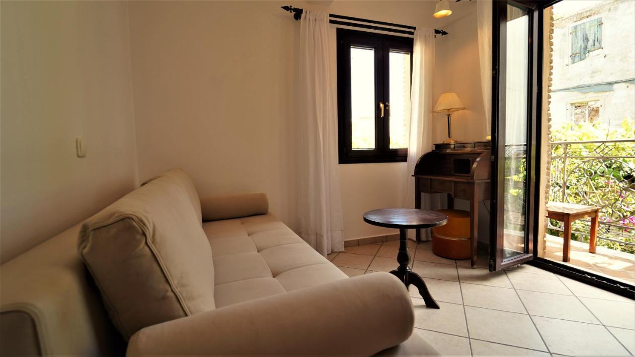 Acropol Hotel 2*